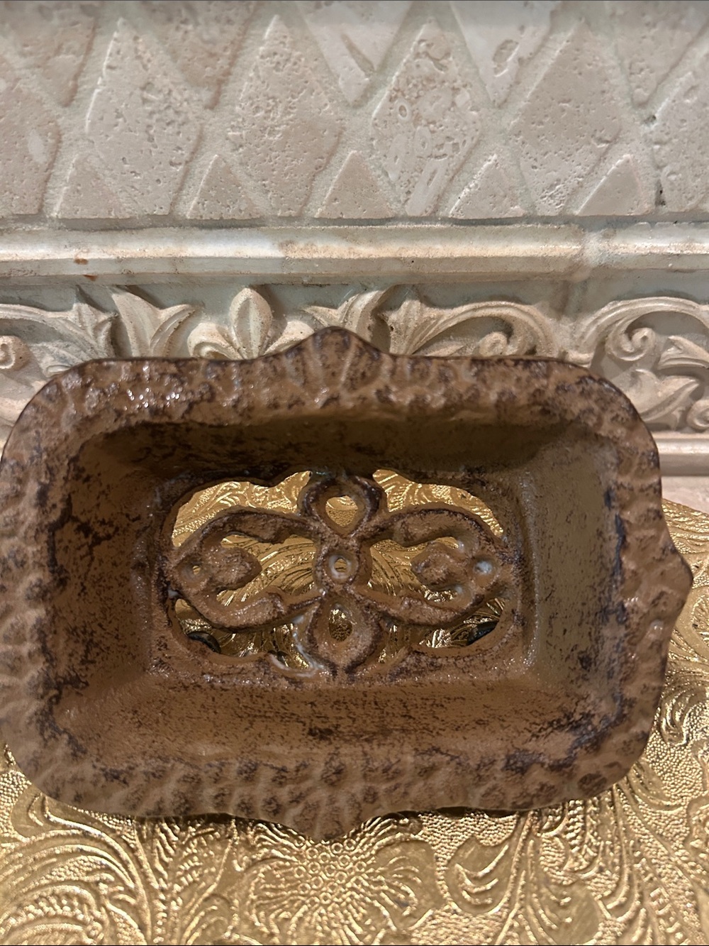 Decorative Cast Iron Soap Dish in Distressed Brown NEW